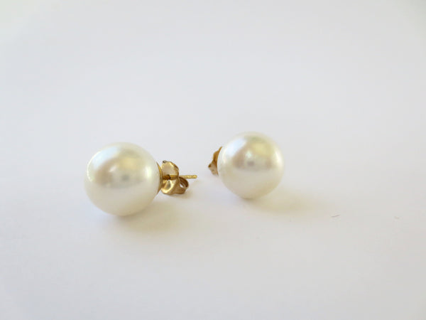 Pearls Studs
