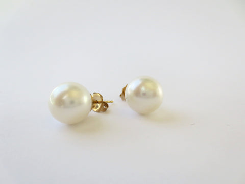 Pearls Studs