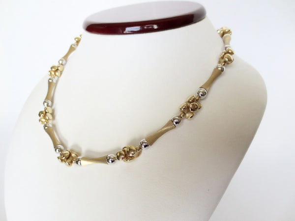 Giante Necklace