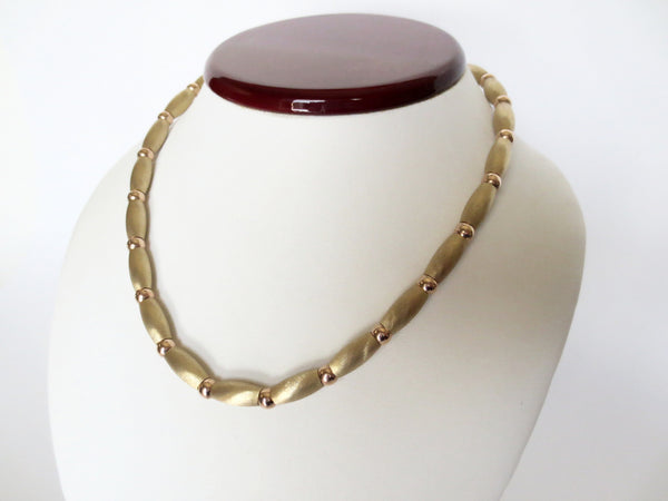 Giante Necklace
